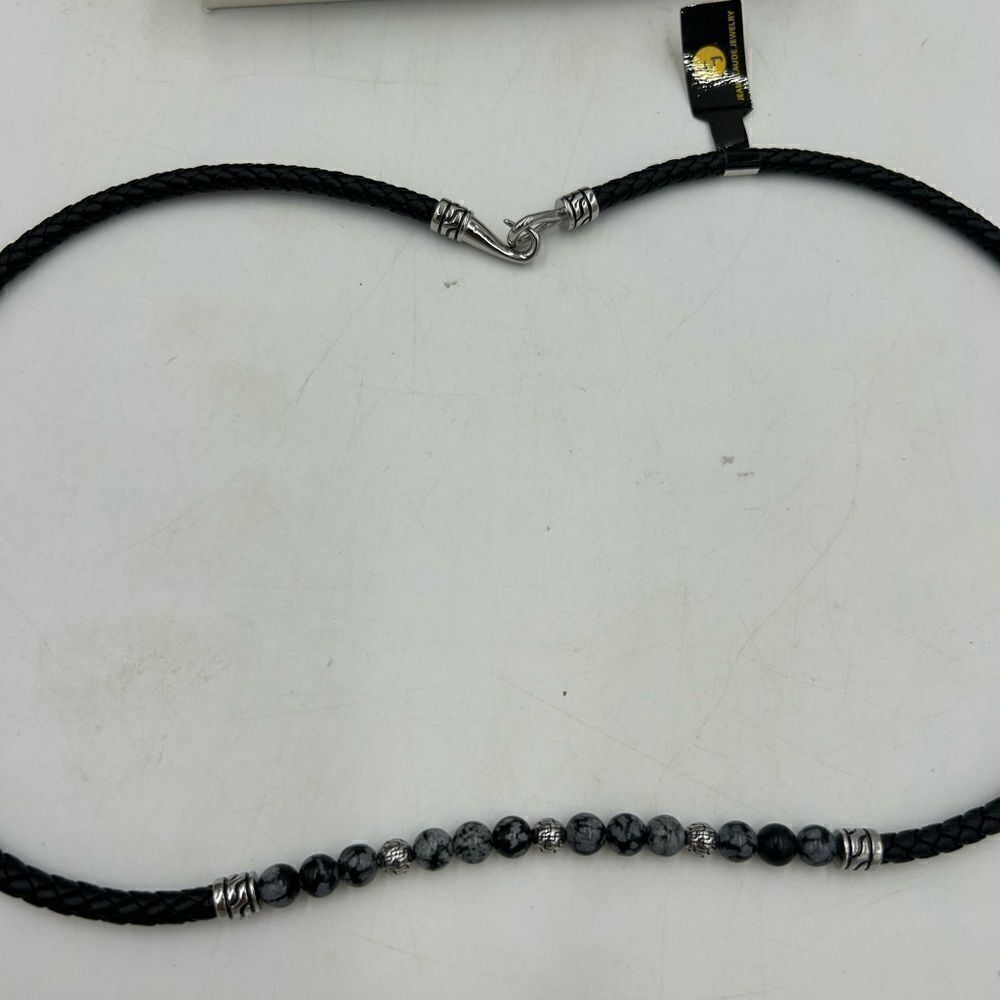 Unisex Jean-Claude, Pearl, embellished leather necklace - Picture 5 of 5